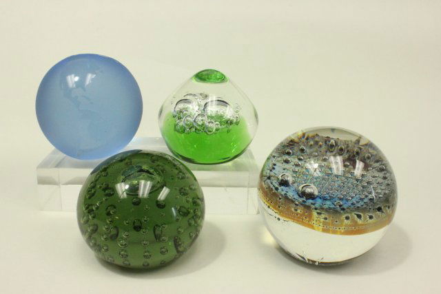 4 Paperweights (1 of 6)