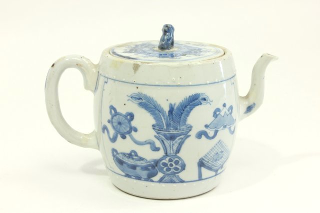 Ming Chinese Blue & White Teapot (1 of 4)