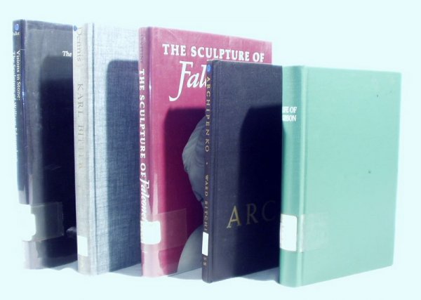 5V SCULPTOR BIOGRAPHY Gibson Falconet Edmondson: This auction lot includes the following group of titles: - Alexander Archipenko by Archipenko - Dated 1967 by Ritchie - oversized - Visions in Stone by Fuller - Dated 1973 by U. of Pittsburg - Th