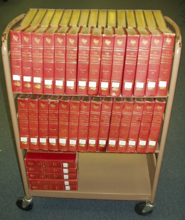 33V Set UNIVERSAL ANTHOLOGY Grad Luxe Leather Ltd