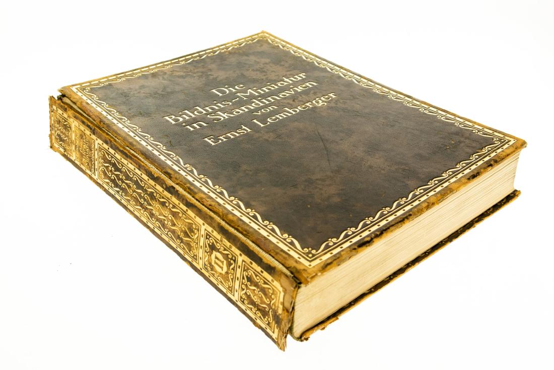 Ernst Lemberger DIE BILDNIS-MINIATUR IN SCANDINAVIEN: Ernst Lemberger DIE BILDNIS-MINIATUR IN SCANDINAVIEN 1912 Folio Leather & Gilt Binding Moire Endpapers 100 Tissue-Guarded Illustrated Plates Denmark Norway Jacob van Dort Toussaint Gelton Camradt Corn
