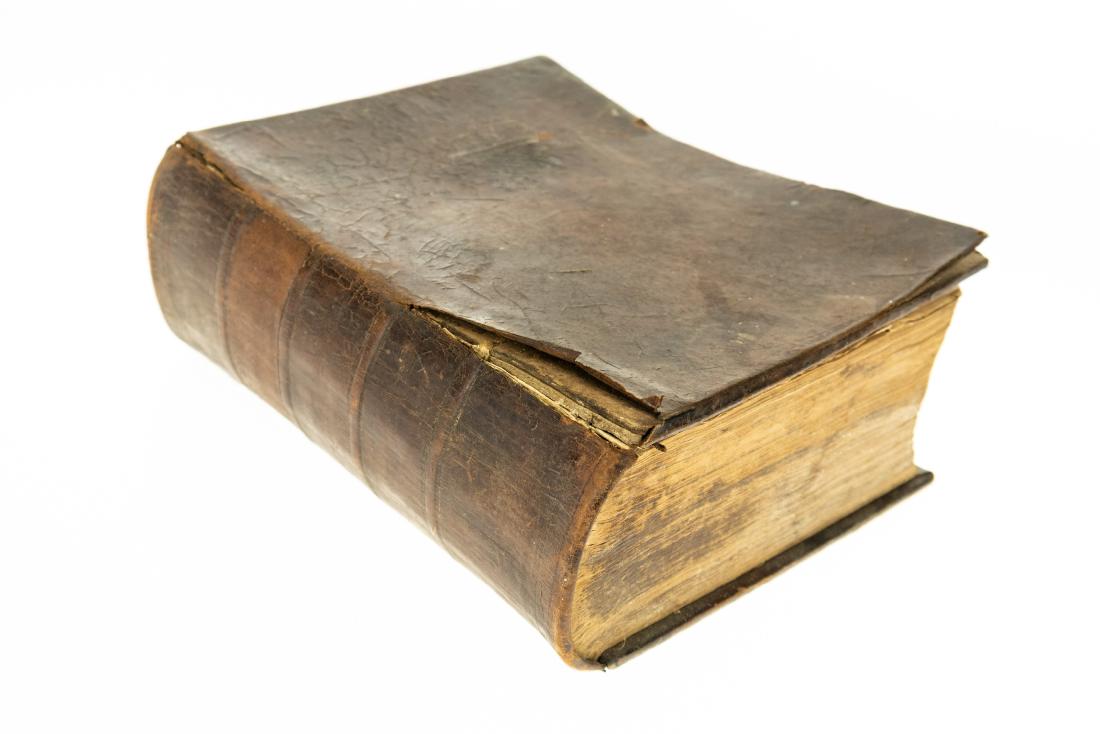 Antique Leatherbound WELSH LANGUAGE BIBLE c1820 (1 of 2)