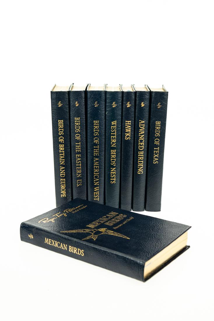 8V Birds ROGER TORY PETERSON 50TH ANNIVERSARY EDITION: 8V Birds ROGER TORY PETERSON 50TH ANNIVERSARY EDITION FIELD GUIDES Leather Gilt Original Signature Range Maps Silhouettes Illustrations Library Plates Birds Eastern US Signed Britain & Europe American