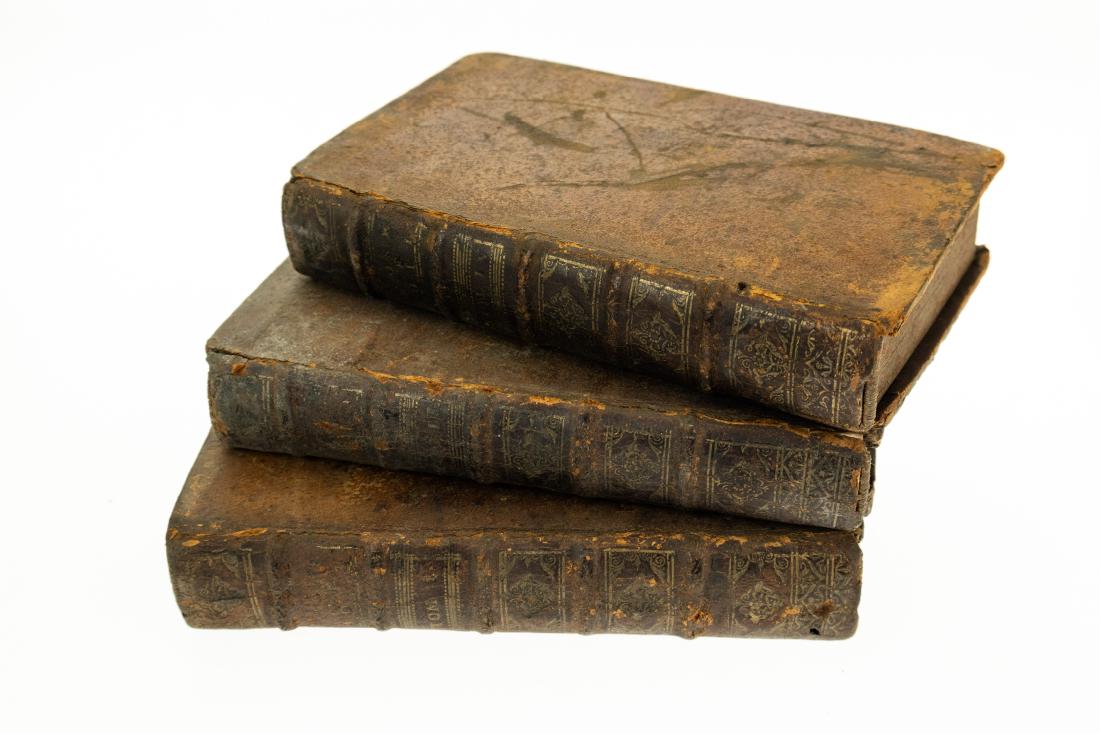 3V Claude Joli PRONES DE MESSIRE CLAUDE JOLI EVEQUE ET: 3V Claude Joli PRONES DE MESSIRE CLAUDE JOLI EVEQUE ET COMTE DAGEN ET AUPARAVANT CURE DE S NICOLAS DES CHAMPS 1699 Leatherbound Gilt Morality Christian Dignity Baptism Theology Sin Penance Catholic Ch