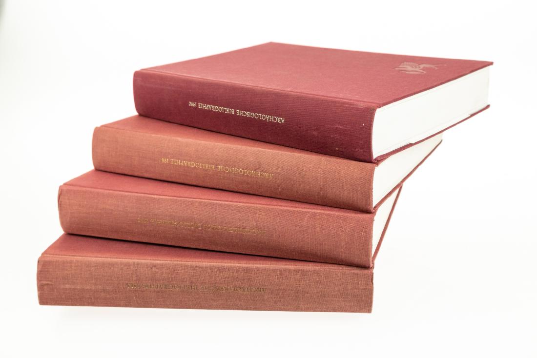 4V DEUTSCHES ARCHAOLOGISCHES INSTITUT ARCHAOLOGISCHE: 4V DEUTSCHES ARCHAOLOGISCHES INSTITUT ARCHAOLOGISCHE BIBLIOGRAPHIE FOR YEARS 1985 1988 1989 1990 Bibliography Archaeology Werner Herman Reference Annual Research Richard Neudecker Claus Reinholdt Clau