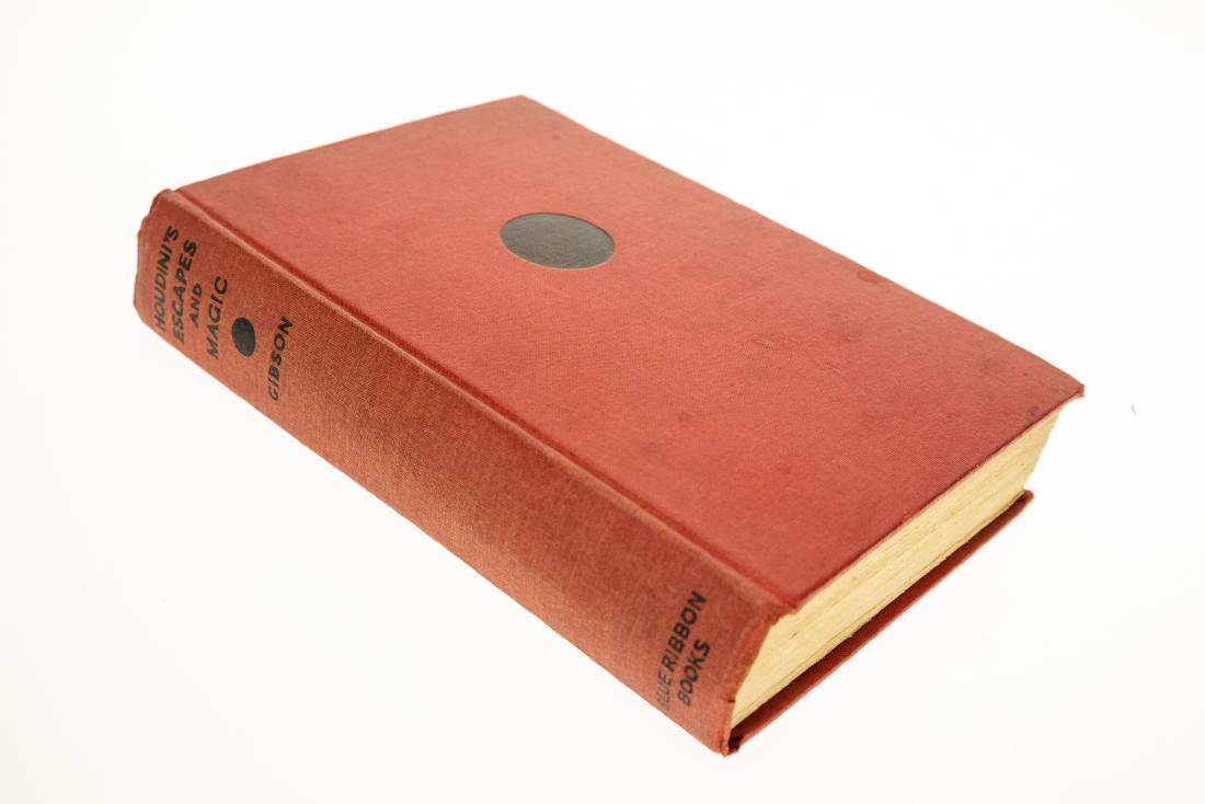 Walter B Gibson HOUDINIS ESCAPES AND MAGIC PREPARED: Walter B Gibson HOUDINIS ESCAPES AND MAGIC PREPARED FROM HOUDINIS PRIVATE NOTEBOOKS AND MEMORANDA 1930 Antique Notes Methods Rope Ties Chain Releases Box Escapes Under-Water Trunks Barrels Coffins Spe