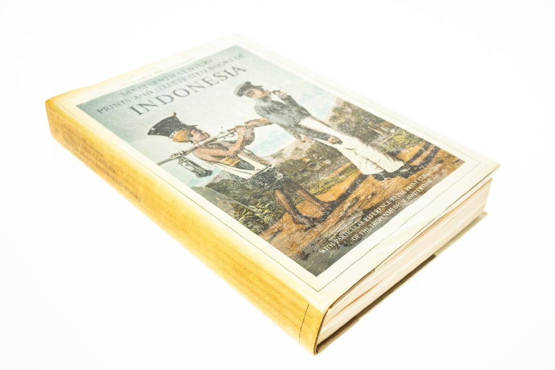 John Bastin and Bea Brommer NINETEENTH CENTURY PRINTS: John Bastin and Bea Brommer NINETEENTH CENTURY PRINTS AND ILLUSTRATED BOOKS OF INDONESIA 1979 Scarce Original Dust Jacket Illustrated Color and Monochrome Print Collection Tropenmuseum Amsterdam Descr