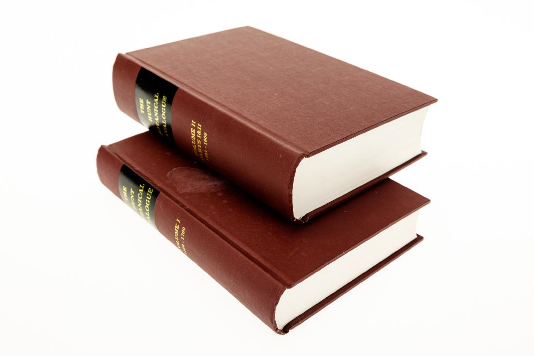 2V Jane Quinby and Allan Stevenson CATALOGUE OF: 2V Jane Quinby and Allan Stevenson CATALOGUE OF BOTANICAL BOOKS IN THE COLLECTION OF RACHEL MCMASTERS MILLER HUNT Volumes I and II 1991 Reprint Limited Edition Printed Books 1477-1700 Manuscripts 12th