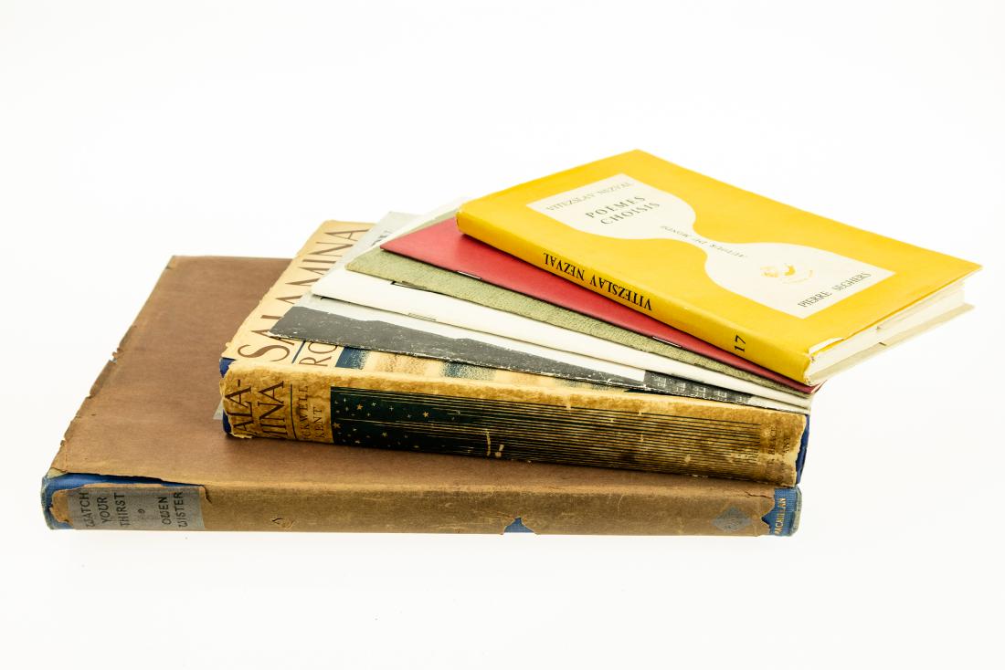 7V COLLECTIBLE VINTAGE AND ANTIQUE LITERATURE AND: 7V COLLECTIBLE VINTAGE AND ANTIQUE LITERATURE AND POETRY Signed Limited Edition First Edition Vitezslav Nezval Poemes Choisis Ancient Western Poetry Edmund Wilson Thomas Pynchon Journey into the Mind 