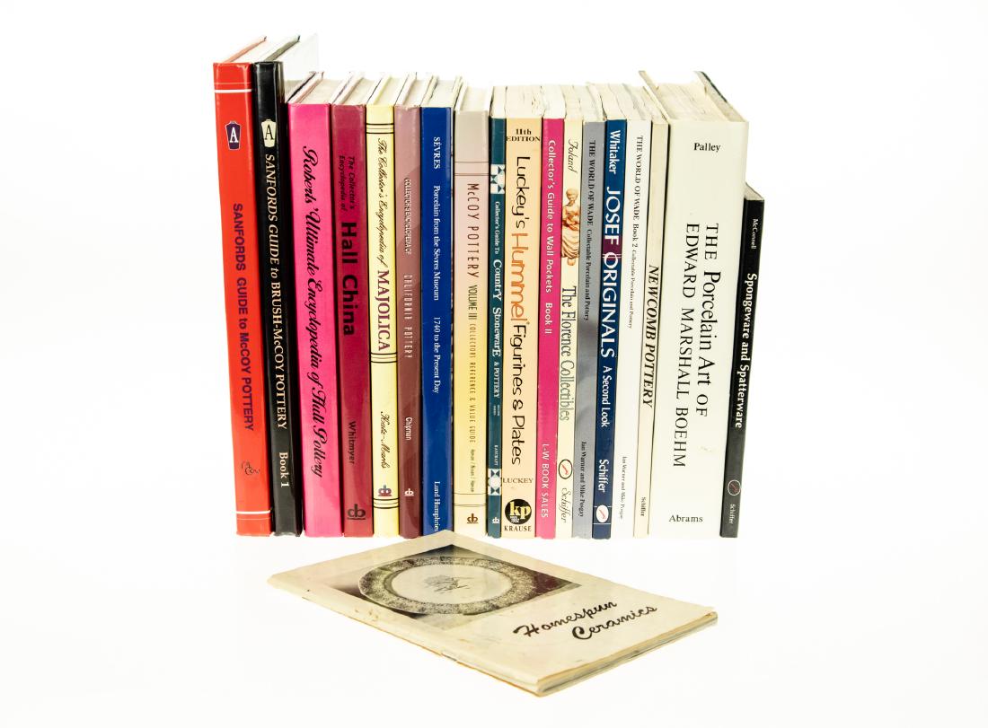 COLLECTING REFERENCE Ceramics Pottery Porcelain Edward: COLLECTING REFERENCE Ceramics Pottery Porcelain Edward Marshall Boehm Sanfords Guide Brush-McCoy Majolica Hummel Figurines and Plates Newcomb Pottery Florence collectibles Wall Pockets Wade Spongeware