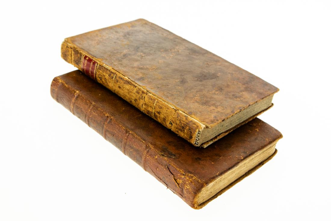 2V Collectible Books ANTIQUE LEATHERBOUND REFERENCE: 2V Collectible Books ANTIQUE LEATHERBOUND REFERENCE Astronomy Schoolmasters Assistant Mathematics Thomas Dilworth James Ferguson Engraved Folding Plates Charts Science Education Book Details: This lot