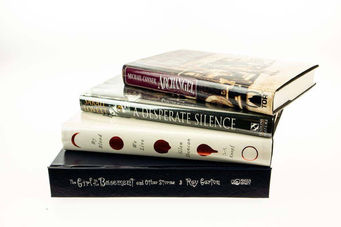 4V Collectible Fiction AUTHOR-SIGNED FICTION Horror: 4V Collectible Fiction AUTHOR-SIGNED FICTION Horror Sci-Fi Crime Thriller Desperate Silence Sarah Lovett By Blood We Live Glen Duncan First American Edition Archangel Michael Conner First Edition Girl