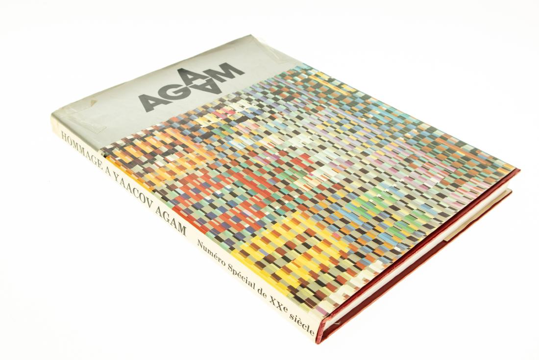 NUMERO SPECIAL DE XXe SIECLE HOMMAGE A YAACOV AGAM 1980: NUMERO SPECIAL DE XXe SIECLE HOMMAGE A YAACOV AGAM 1980 Number 56 Israeli Artist Sculptor Experimental Artist Guggenheim Museum Original Color Lithographs Optical Kinetic Art Title: Numero Special de 