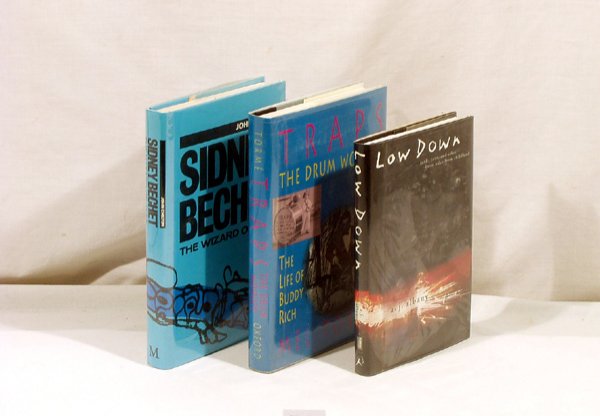 3V Bechet Traps BIOGRAPHY Torme Albany Chilton: This auction lot includes the following group of Jazz reference titles: - Sidney Bechet - The Wizard of Jazz by Chilton - Dated 1987 by MacMillan Press - Traps - The Drum Wonder - The Life of Buddy