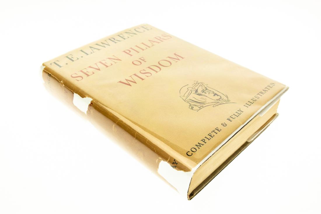 T E Lawrence SEVEN PILLARS OF WISDOM 1935 First Edition: T E Lawrence SEVEN PILLARS OF WISDOM 1935 First Edition Original Dust Jacket Circular Advertisement Illustrated Plates Lawrence of Arabia Arab Revolt Ottoman Turks Autobiographical Book Review Laid In
