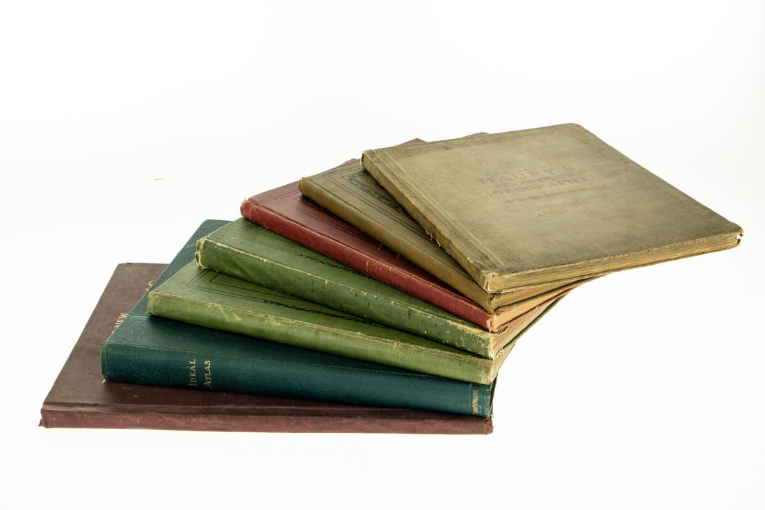 7V ANTIQUE FOLIO ATLASES Color Maps Illustrated: 7V ANTIQUE FOLIO ATLASES Color Maps Illustrated Cartography Geography US States Countries Photographs History Statistics Topography World Book Details: Seven antique folio atlases comprise this lot, a