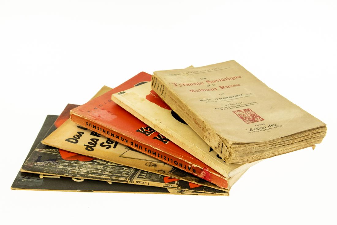 6V ANTIQUE ANTI‐SOVIET LITERATURE Catholic: 6V ANTIQUE ANTI‐SOVIET LITERATURE Catholic Church Oppression Russia Workers Farmers La Tyrannie Sovietique Malheur Russe Michel D′Herbigny M Reitz Der Bolschewismus Droht Friedrich