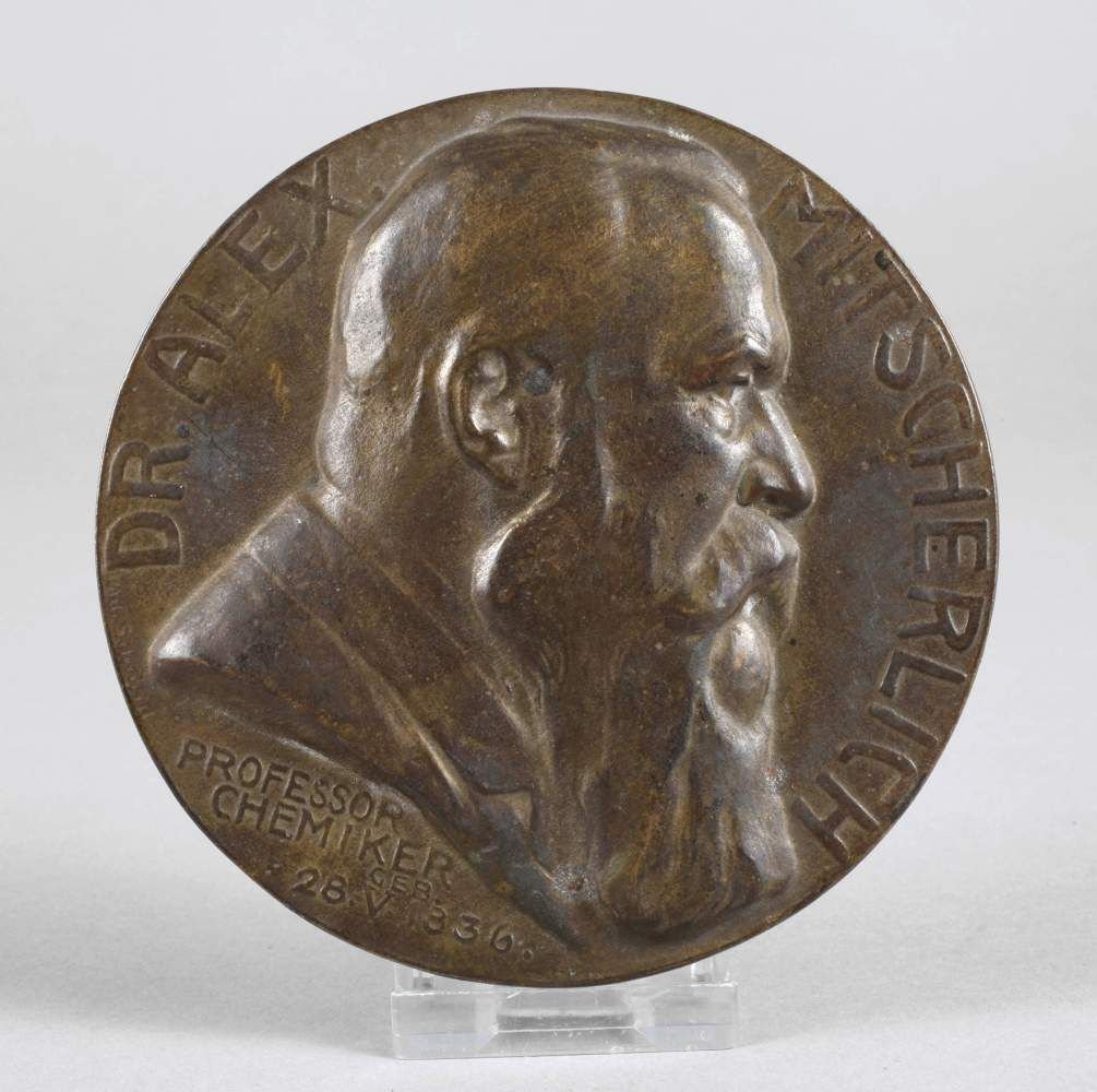 Bronzeplakette Prof. Dr. Alex. Mitscherlich (1 of 3)