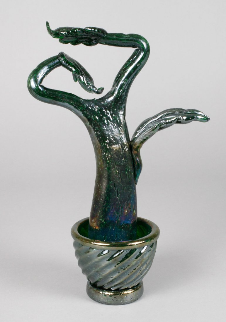 Murano Objekt "Piante Grasse": neuzeitlich, nach einem Entwurf von Napoleone Martinuzzi der 1930er Jahre, signiert Venini Murano, dunkelgrünes Blasenglas, Abriss, Gefäß mit einem stilisierten Kaktus, schräg gerippt, der Rand na