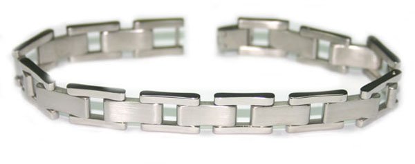 27.GR STAINLESS STEEL BRACELET.