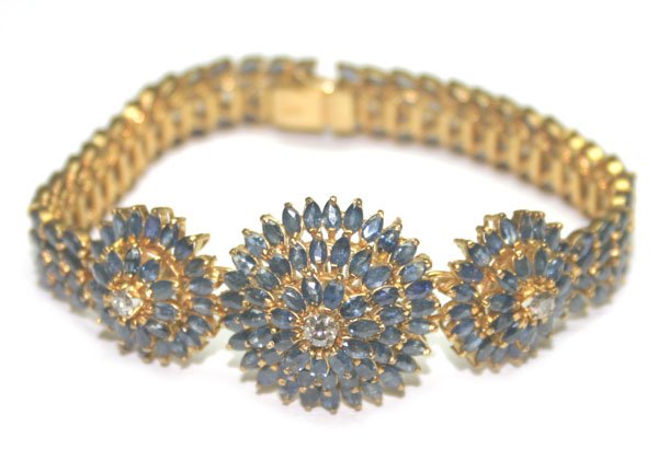 45,CT SAPPHIRE & DIAM 19.70GR 18KT GOLD BRACELET.