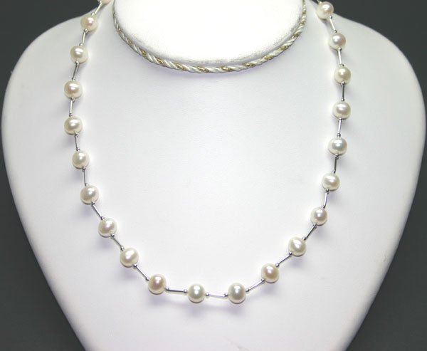 16 INCHS WHITE PEARLS NECKLACE.