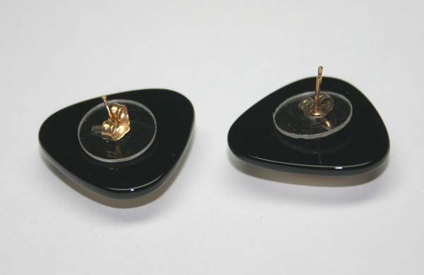14 kt GOLD IVORY & ONIX EARRINGS. - 2