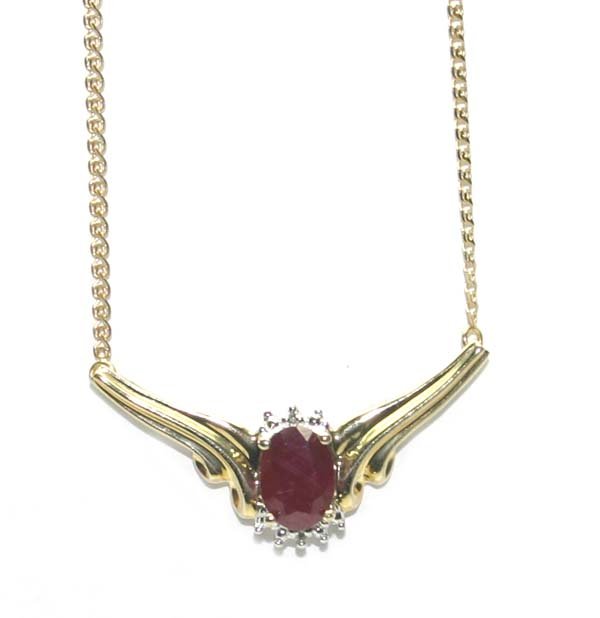 2,CT RUBY & DIAMOND 10K GOLD NECKLACE 3.50 GR .