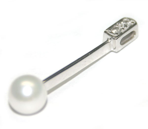 0.04 CT DIAMOND & 6mm PEARL 10KT GOLD PENDANT.