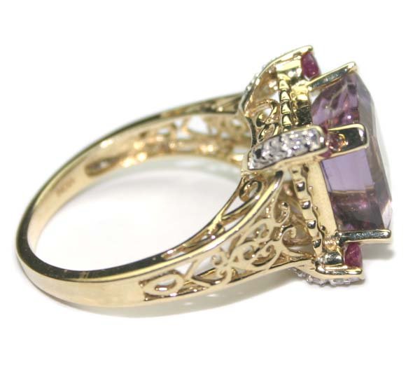 5.CT DIA AMETHYST & RUBY 4.80 GR 10K GOLD RING. - 2