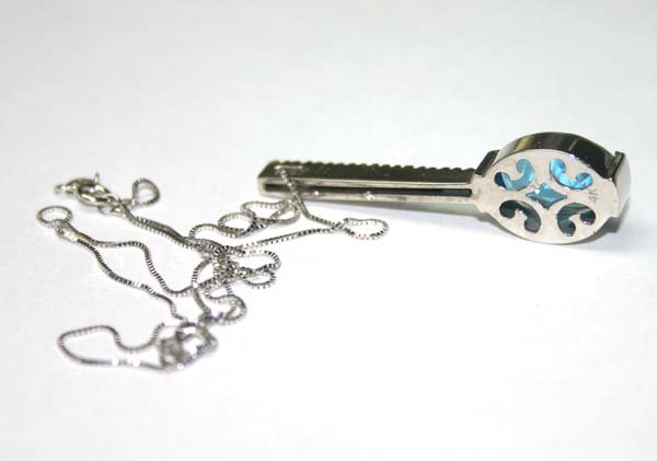 10,CT DIAMOND & BLUE TOPAZ 14K GOLD PENDANT . - 2
