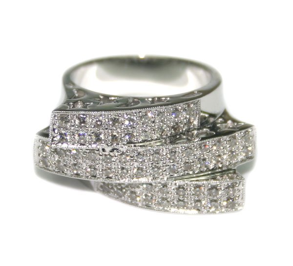2,CT DIAMOND 12.40 GR 14KT GOLD RING.