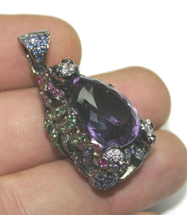 15.CT MULTI COLOR GEM 17 GR 18kt GOLD PENDANT.