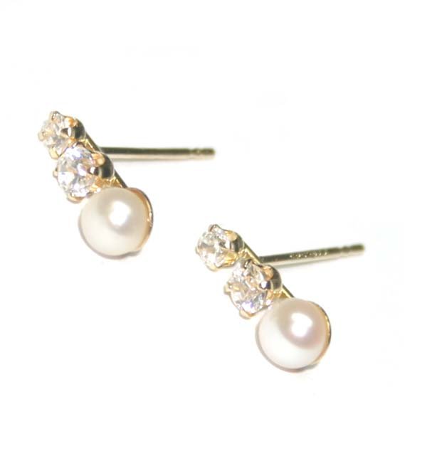 14KT GOLD 4mm PEARLS STUD EARRINGS .