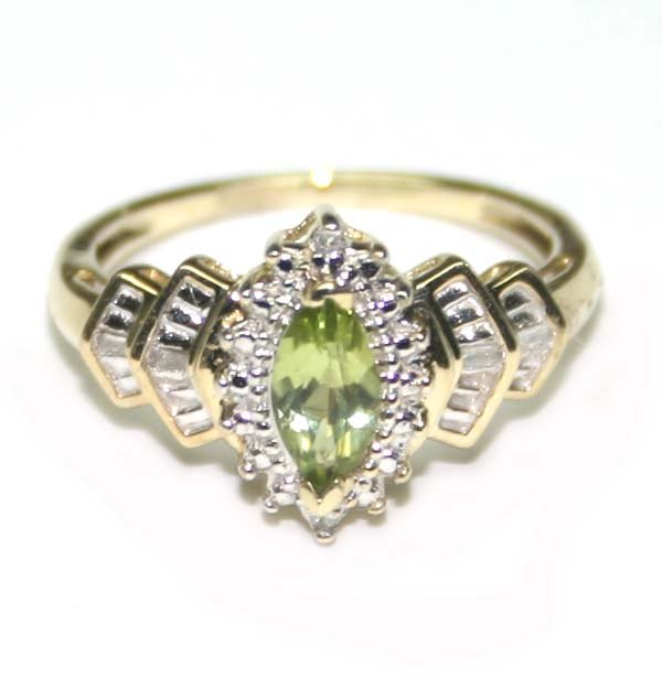 0.60 CT PERIDOT & DIAMOND 10K GOLD RING .