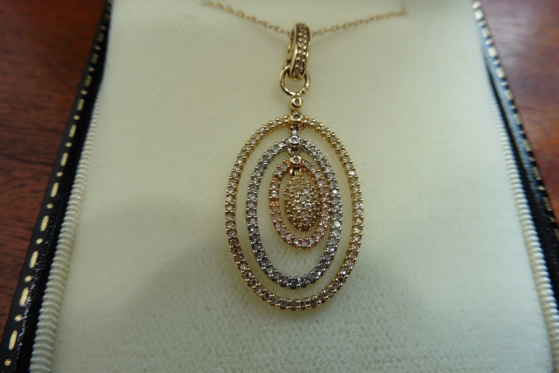 Pre-owned 9ct diamond pendant (1 of 1)