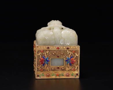 AN OLD JADE SEAL SURROUNDED GILT BRONZE WITH ZITAN WOOD: 18-19th Century Weight 2372.5 g / Length 4.72 in / With 3.74 in / Height 3.74 in