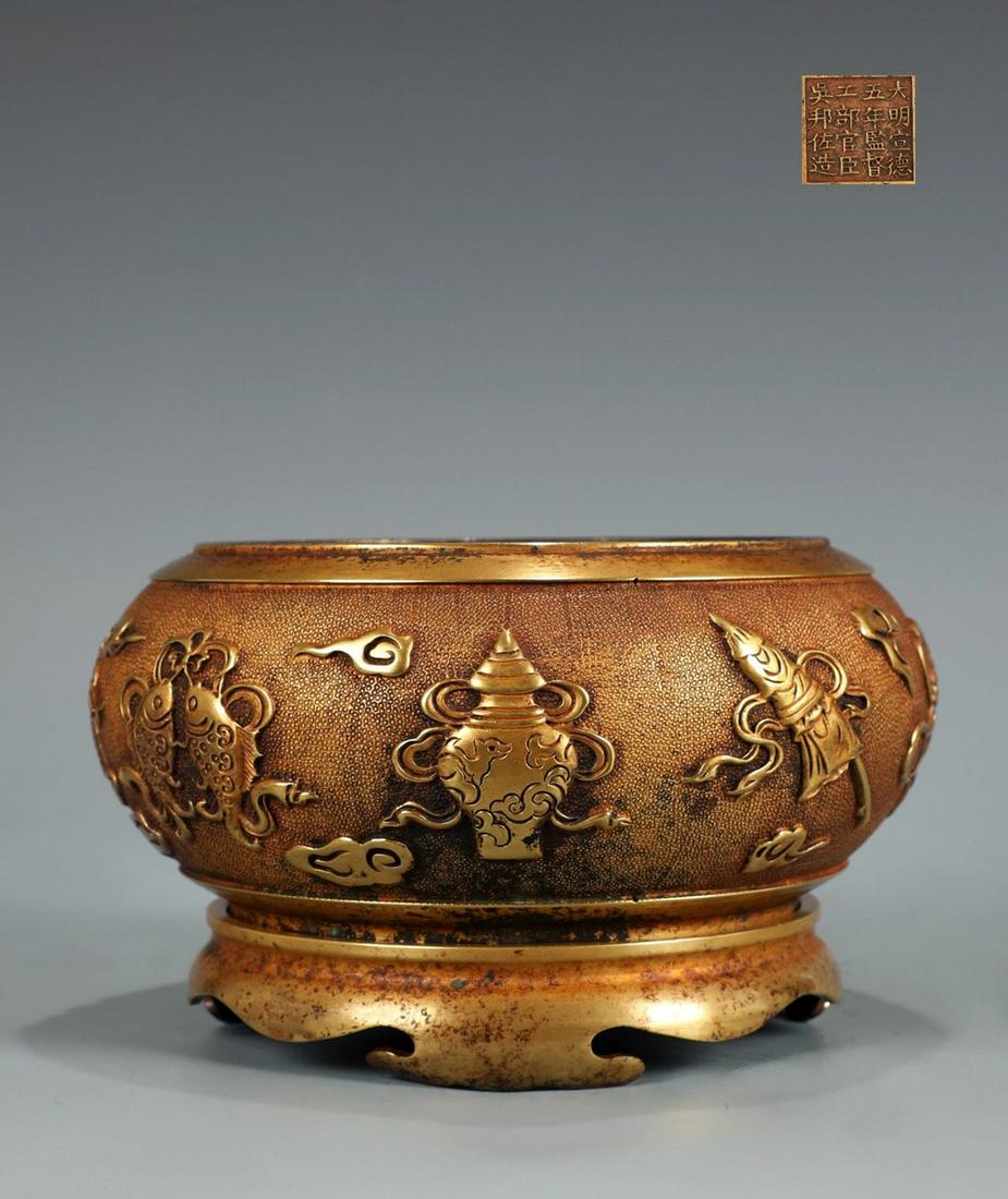 A XUANDE MARK GILT BRONZE CENSER: Time: Ming Dynasty 14-17 Century / Weight 4.5 kg / Height 4.72 in / Mouth-Diameter 5.79 in / Belly-Diameter 7.87 in