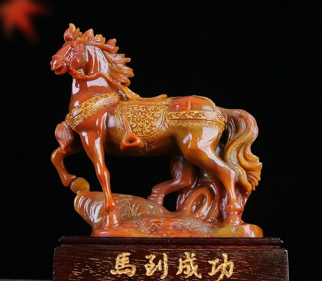 A SOAPSTONE HORSE SHAPED ORNAMENT: Dimension 17 x 8 x 20 cm