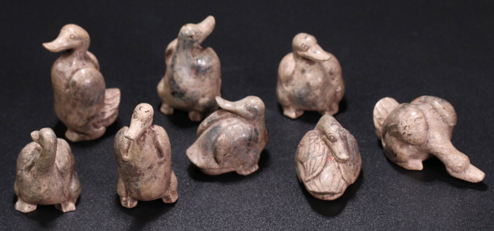 SET OF ANTIQUES JADE GOOSE SHAPE PENDANTS: Dimension 6.2 x 3.2 x 2.9 cm / Weight 315.9 g