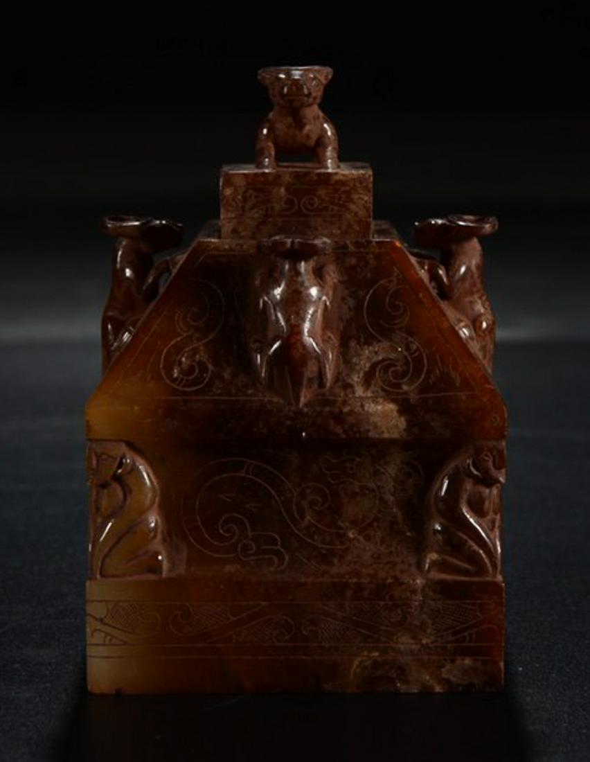 SET OF ANTIQUE JADE CARVED BEAST PATTERN SEAL: Dimension(1) 7 x 7 x 7.3 cm / Dimension(2) 2.8 x 2.6 x 3 cm