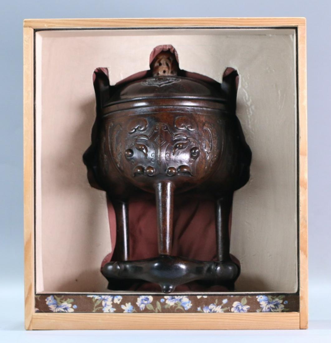 CHENXIANG WOOD BEAST PATTERN CENSER: Height 24 cm / Ear-Distance 15 cm / Net Weight 674.8 g