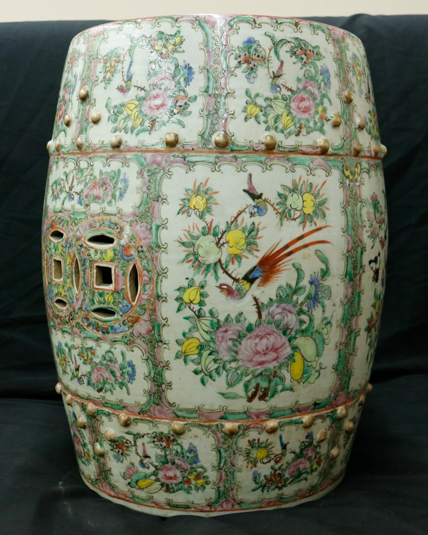 GUANGCAI GLAZE FLOWER PATTERN GARDEN SEAT: Height 46 cm / Mouth-Diameter 35 cm / Base-Diameter 35 cm