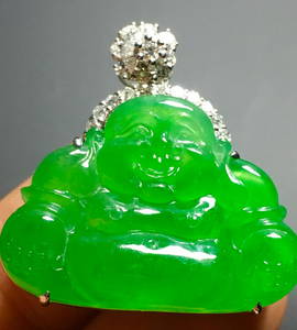 ICY GREEN JADEITE BUDDHA PENDANT