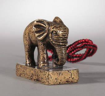 COPPER CAST AUSPICIOUS ELEPHANT SEAL: Height 5 cm / Length 5.3 cm / Width 2.7 cm / Weight 258g