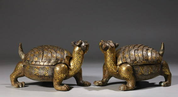 PAIR OF GOLD&SILVER INLAID BRONZE CAST BEAST CENSERS: Length 14 cm / Width 8.5 cm / Height 8.5 cm / Weight 1611g