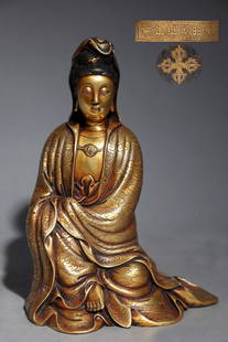 GILT BRONZE CAST GUANYIN BUDDHA STATUE: Height 29 cm / Width 21 cm / Weight 6kg