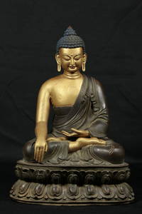 GILT LACQUER BRONZE CAST SAKYAMUNI BUDDHA STATUE