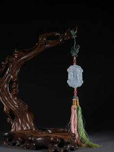 AQUAMARINE CARVED BAT PATTERN TABLET: Height 6.4 cm / Width 4.4 cm / Thickness 0.8 cm / Weigh 56 g