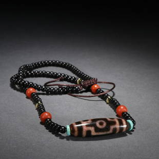 TIBETAN TWO EYES PATTERN DZI PENDANT: Length 4 cm / Width 1.2 cm